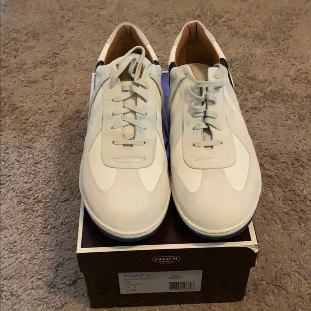 Men’s suede sneakers